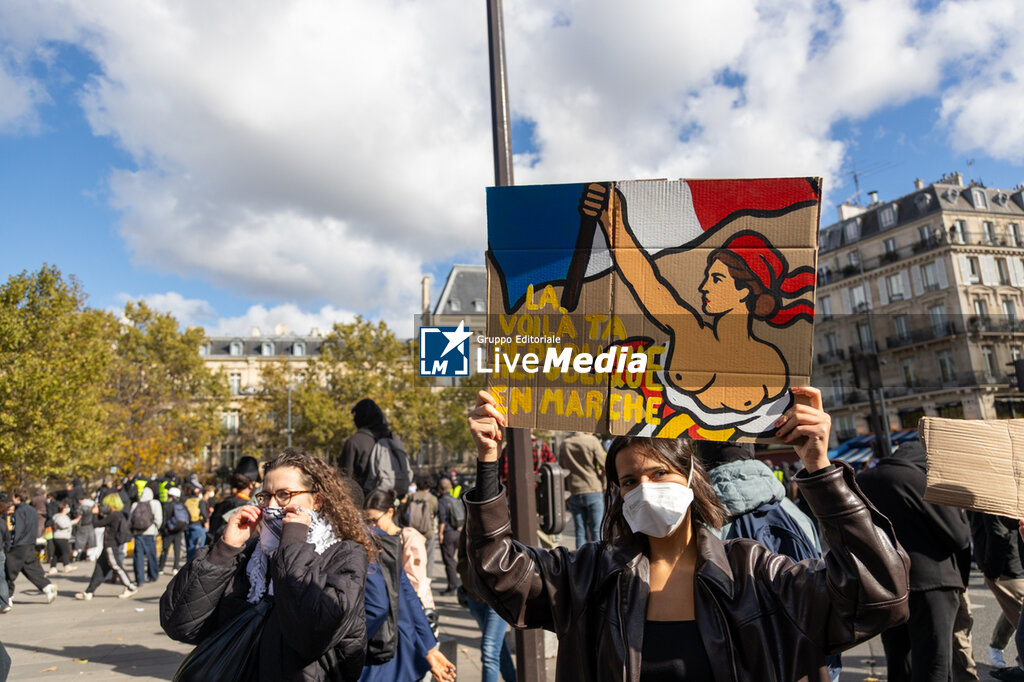 Gilet Jaune protest 17 of October, Paris - NEWS - POLITICS