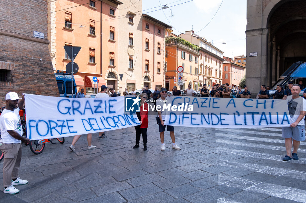 Right wing influencers hold a demonstration supporting Italian Police - REPORTAGE - POLITICS