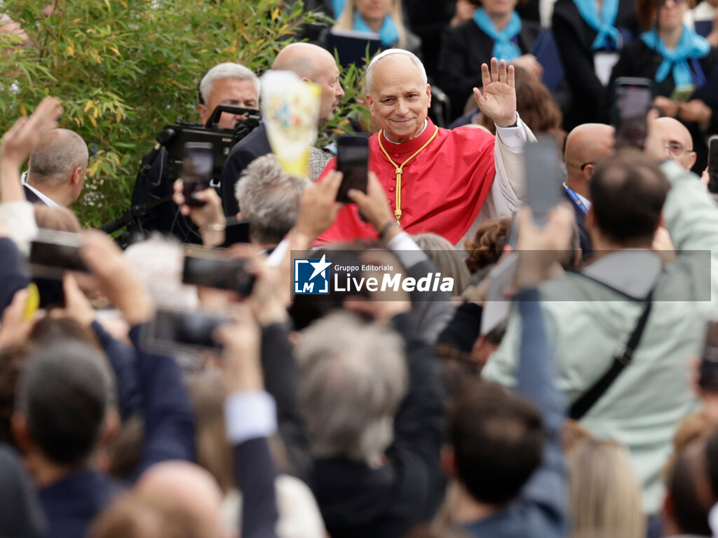 Pope Leo XIV Celebrates Mass During Visit to Pompeii - NEWS - RELIGION
