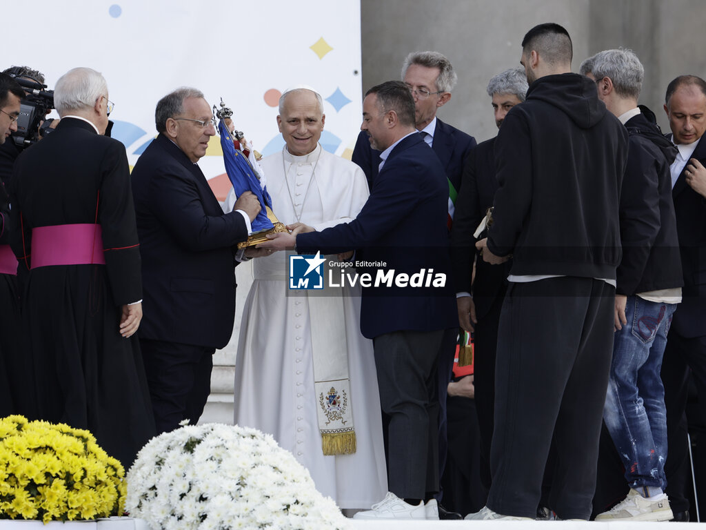 Naples Celebrates Visit of Pope Leo XIV - NEWS - RELIGION