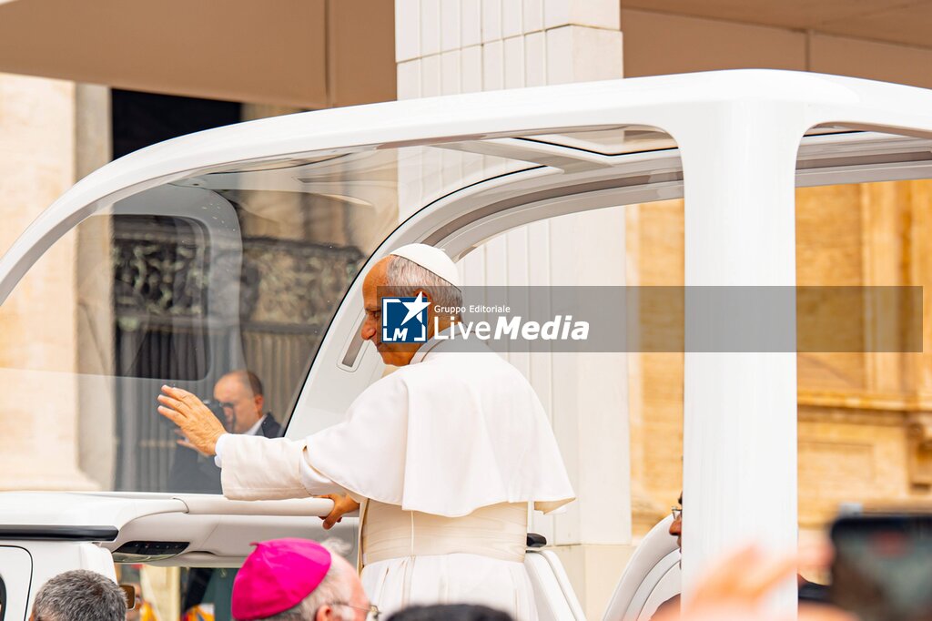 June 3, 2026, Citta' Del Vaticano: An handout image provided by Vatican Media shows Pope Leo XIV during his weekly General Audience in Vatican City, 3 June 2026 - NEWS - RELIGION