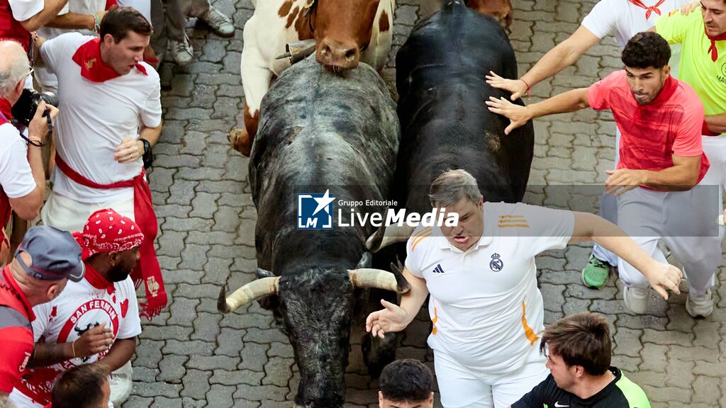 Second running of the bulls of San Fermin 2026 in Pamplona - REPORTAGE - SOCIETY