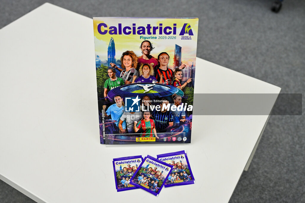 Presentation of the 2025-2026 Women's soccer album - NEWS - VIP