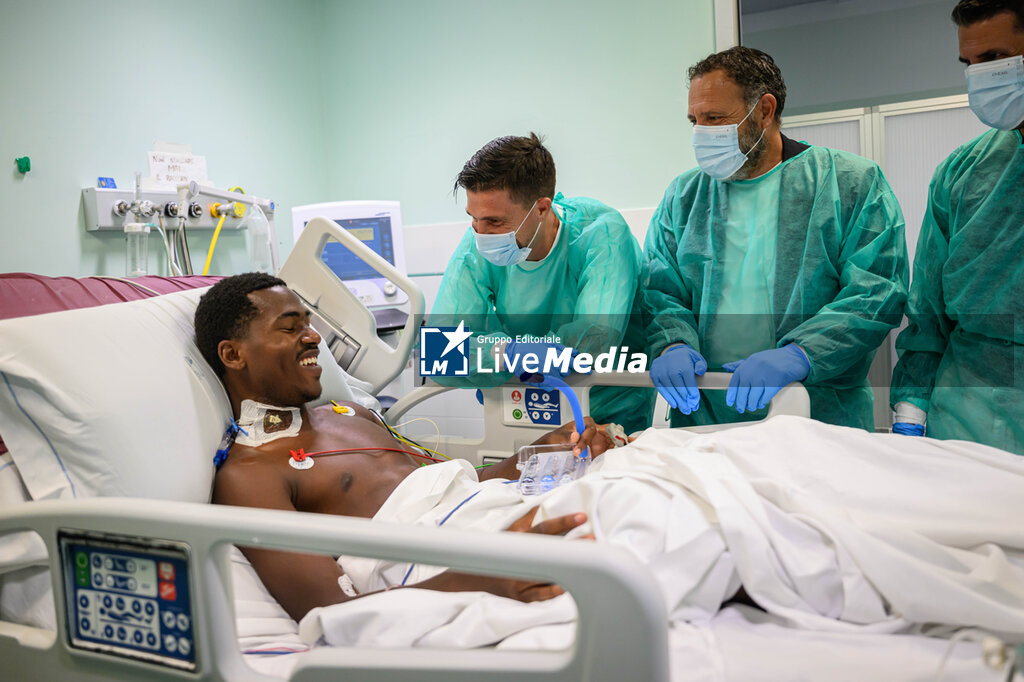Yael Trepy Hospital Press Conference - NEWS - VIP