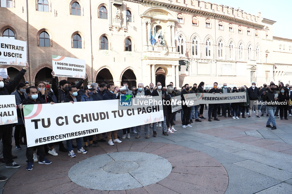 Protesta gestori locali pubblici e bar contro nuovo Dpcm obbligo di chiusura alle ore 18 - NEWS - ECONOMY