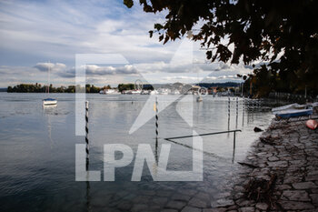 2020-10-05 - Arona: Lago Maggiore a rischio esondazione. Causa maltempo il livello è salito di 2 metri - IL LIVELLO DEL LAGO MAGGIORE SALE DI 2 METRI CAUSA MALTEMPO - NEWS - ENVIRONMENT