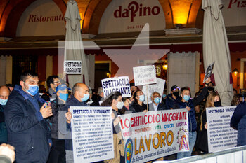 2020-10-26 - Treviso Manifestazione di protesta contro il nuovo Dpcm del Governo. - MANIFESTAZIONE NO-DPCM - NEWS - CHRONICLE