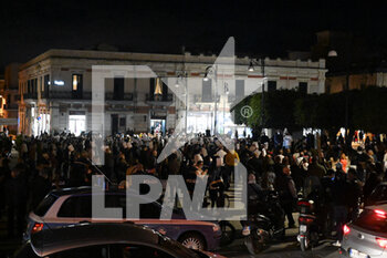 2020-10-30 - Piazza Duomo Reggio Calabria manifestazione no DPCM - MANIFESTAZIONE NO DPCM - NEWS - CHRONICLE