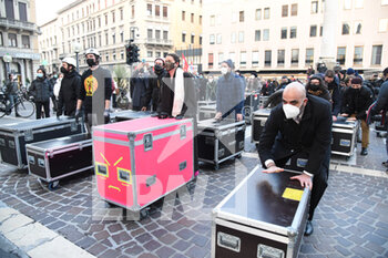 2021-02-23 - La Manifestazione in Piazza Garibaldi - MANIFESTAZIONE DELLE MAESTRANZE DELLO SPETTACOLO VENETO - NEWS - CHRONICLE