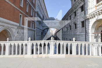 2021-03-15 - Zona Piazza San Marco - Nessuno a guardare il Ponte dei Sospiri - VENEZIA IN ZONA ROSSA - NEWS - CHRONICLE