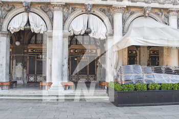 2021-03-15 - Zona Piazza San Marco - Lo storico Caffè Florian chiuso - VENEZIA IN ZONA ROSSA - NEWS - CHRONICLE