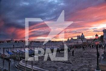 2020-10-03 - Venetian sunset - VENICE, FROM SUNSET TO NIGHT - REPORTAGE - PLACES