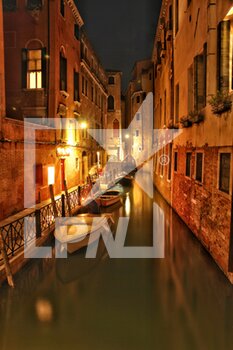 2020-10-03 - Venice by night - VENICE, FROM SUNSET TO NIGHT - REPORTAGE - PLACES