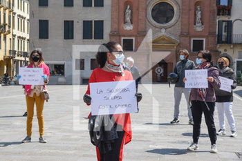 2020-05-06 - Padua - Demonstration organized by ACC ( Association of Shopkeepers of the Center City) against the restrictions related to Covid-19 pandemic to press the reopening of shops - PADUA - DEMONSTRATION OF SHOPKEEPERS AGAINST COVID-19 RESTRICTIONS - NEWS - WORK
