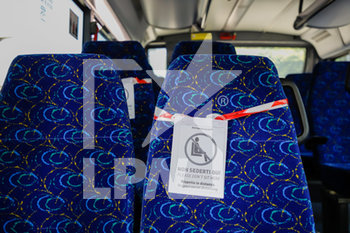 2020-05-18 - Sedili autobus sbarrati per evitare i contagi e mantenere la distanza - INIZIATIVE E PROVVEDIMENTI PER LA FASE 2 DELL'EMERGENZA CORONAVIRUS (COVID-19) - NEWS - HEALTH