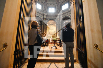 2020-05-18 - La prima messa nel Duomo di Mantova - RIAPERTURA DEGLI ESERCIZI COMMERCIALI MANTOVANI - NEWS - WORK
