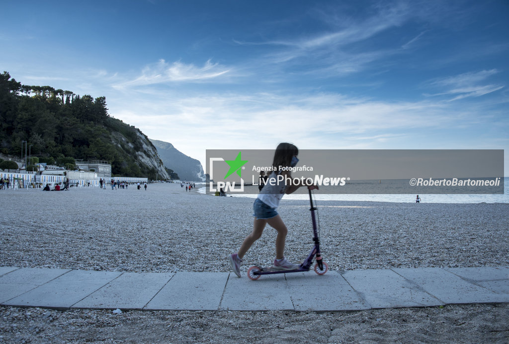 Riapertura stabilimenti balneari nella riviera del Conero per la fase 2 dell'emergenza Covid-19 - NEWS - LUOGHI