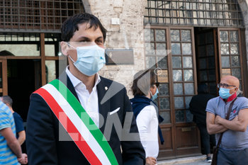 2020-05-26 - Il sindaco della città di Perugia Andrea Romizi - SORVOLO DELLE FRECCE TRICOLORE A PERUGIA  - REPORTAGE - EVENTS