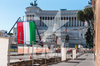 2020-06-02 - Piazza Venezia Roma il 2 Giugno 2020 durante la Festa Della Repubblica. - FRECCE TRICOLORE DURANTE LA FESTA DELLA REPUBBLICA - REPORTAGE - EVENTS