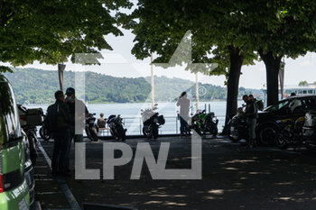 2020-06-13 - Motociclisti con mascherina in riva al lago - RIPRESA ATTIVITà AI TEMPI DEL CORONAVIRUS - NEWS - WORK