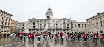 2020-06-15 - Flash Mob Infermieri Piazza Unità d'Italia Trieste - FLASH MOB INFERMIERI  - NEWS - WORK