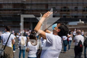 2020-06-15 - Protesta degli infermieri in Piazza Del Popolo a Roma. - PROTESTA DEGLI INFERMIERI NELLE PIAZZE D'ITALIA - NEWS - WORK