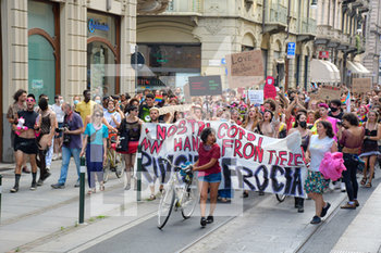 2020-07-11 - Corteo in Via Milano verso il Municipio di Torino - FREE K-PRIDE TORINO 2020 - PROTESTA CONTRO LE DISCRIMINAZIONI DI GENERE - NEWS - SOCIETY