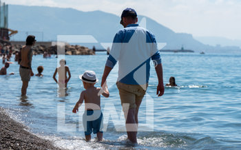  Primi bagni e spiagge aperte nella Costiera Amalfitana - NEWS - SOCIETY