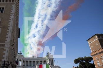 2020-06-02 - Passaggio Frecce Tricolore sopra Roma per le celebrazioni del 2 giugno 2020 - PASSAGGIO DELLE FRECCE TRICOLORI SULL' ALTARE DELLA PATRIA - REPORTAGE - EVENTS