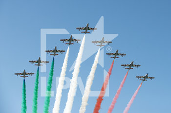 2020-06-02 - Passaggio Frecce Tricolore sopra Roma per le celebrazioni del 2 giugno 2020 - PASSAGGIO DELLE FRECCE TRICOLORI SULL' ALTARE DELLA PATRIA - REPORTAGE - EVENTS