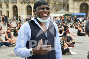 2020-06-06 - Manifestante espone le motivazioni della protesta - "I CAN'T BREATHE" - FLASH MOB PER LA MORTE DI GEORGE FLOYD - NEWS - SOCIETY