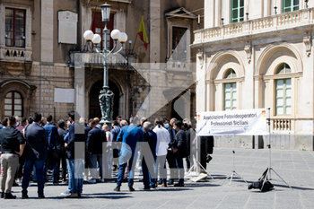 Protesta Fotografi e Insegnanti contro il Governo Italiano - NEWS - LAVORO
