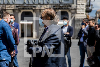 2020-06-10 - Fotografi in attesa di risposte - PROTESTA FOTOGRAFI E INSEGNANTI CONTRO IL GOVERNO ITALIANO - NEWS - WORK