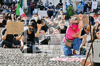 2020-06-13 - Manifestazione antirazzista piazza Sordello - MANIFESTAZIONE ANTIRAZZISTA IN MEMORIA DI GEORGE FLOYD - NEWS - SOCIETY