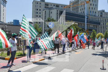 2020-06-22 - La Protesta dei Lavoratori - FLASH MOB DEI LAVORATORI DELLA SANITA' - NEWS - WORK