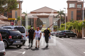 2020-02-25 - First case of coronavirus in Tenerife, an Italian positive result. Quarantined the H10 Costa Adejie Palace Hotel with around 1000 guests and staff. - PRIMO CASO DI CORONA VIRUS A TENERIFE - NEWS - HEALTH