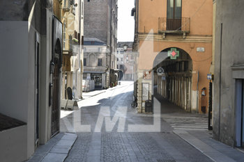 2020-03-16 - I portici di via Broletto a Mantova - EMERGENZA CORONAVIRUS A MANTOVA - NEWS - HEALTH