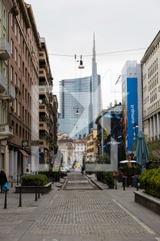 2020-03-25 - Torre Unicredit vista da Corso Garibaldi a Milano dopo le ordinanze anti Covid-19 - EMERGENZA COVID-19 - NEWS - HEALTH