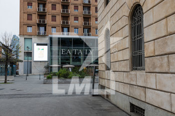 2020-03-25 - Eataly in Piazza XXV Aprile a Milano dopo le ordinanze anti Covid-19 - EMERGENZA COVID-19 - NEWS - HEALTH