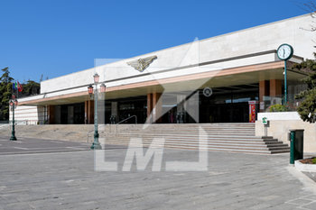 2020-04-05 - La Stazione ferroviaria Santa Lucia deserta durante la Domenica delle Palme - EMERGENZA CORONAVIRUS E COVID-19 - NEWS - HEALTH