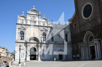 2020-04-05 - La facciata storica dell'Ospedale Civile di Venezia SS. Giovanni e Paolo - EMERGENZA CORONAVIRUS E COVID-19 - NEWS - HEALTH