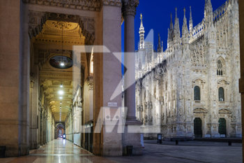 2020-04-08 - Piazza del Duomo e portici  - EMERGENZA CORONAVIRUS - COVID 19 - NEWS - HEALTH