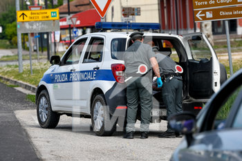 2020-04-13 - Posto di blocco stradale della Polizia Provinciale in direzione Jesolo (VE) nel giorno di Pasquetta - EMERGENZA COVID-19 CORONAVIRUS - NEWS - HEALTH