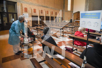 2021-04-24 - Vaccinazioni nella Chiesa di San Paolo - Vaccinations in the Church of San Paolo - VACCINAZIONI NELLA CHIESA DI SAN PAOLO - NEWS - HEALTH