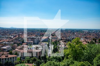 2020-05-25 - Veduta di Bergamo dalle Mura - LA FASE 2 DELLA CITTà DI BERGAMO - NEWS - PLACES