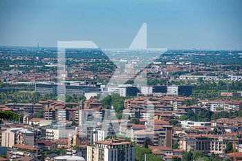 2020-05-25 - Ospedale Papa Giovanni XXIII visto dalle Mura Venete - Bergamo  - LA FASE 2 DELLA CITTà DI BERGAMO - NEWS - PLACES