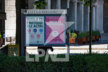 2020-05-25 - Cartelli della campagna di sensibilizzazione della Regione Lombardia per il contenimento del Covid-19  - LA FASE 2 DELLA CITTà DI BERGAMO - NEWS - PLACES