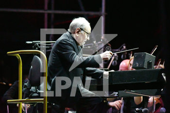 2019-06-28 - Ennio Morricone sul palco durante il concerto di Mantova - ENNIO MORRICONE IN CONCERTO - REPORTAGE - CULTURE