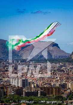 2020-05-27 - Frecce Tricolori a Palermo - L'ABBRACCIO DELLE FRECCE TRICOLORI ALLA CITTà DI PALERMO - REPORTAGE - EVENTS