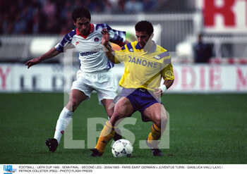 2005-01-04 - FOOTBALL - UEFA CUP 1993 - SEMI-FINAL - SECOND LEG - 20/04/1993 - PARIS SAINT GERMAIN v JUVENTUS TURIN - GIANLUCA VIALLI (JUV) / PATRICK COLLETER (PSG) - PHOTO FLASH PRESS - FOOTBALL/JUVENTUS TURIN - OTHER - SOCCER